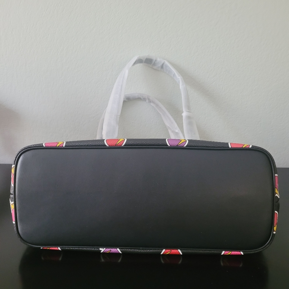 COACH GALLERY TOTE BAG, HEART BOLT PRINTNEW WITH TAGS - Picture 8 of 13